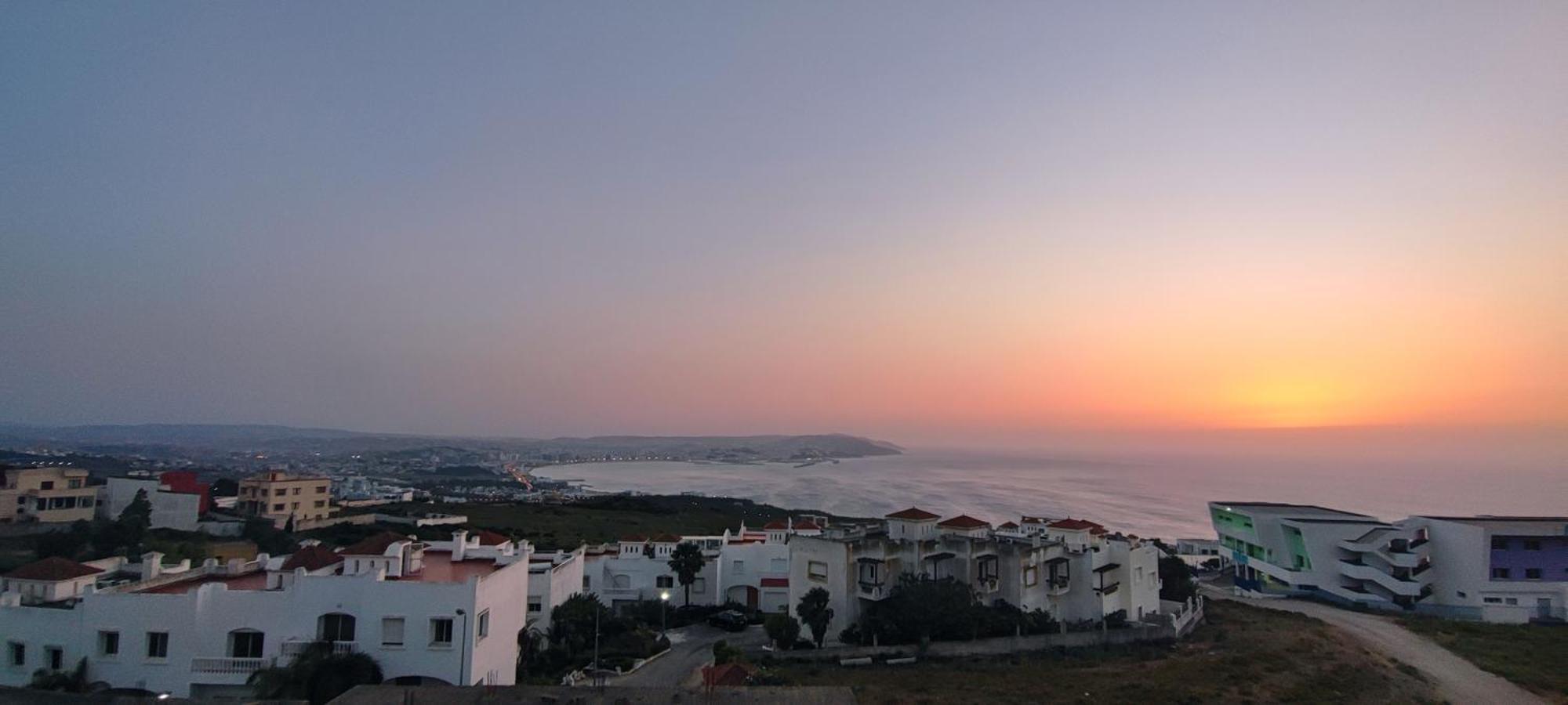 Magnifique Appartement De Standing A Tanger Avec Vue Sur Mer Et Acces Piscine Exteriör bild