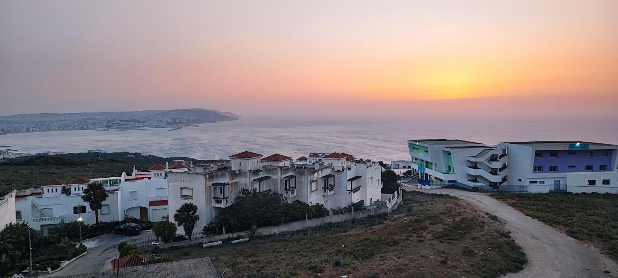 Magnifique Appartement De Standing A Tanger Avec Vue Sur Mer Et Acces Piscine Exteriör bild